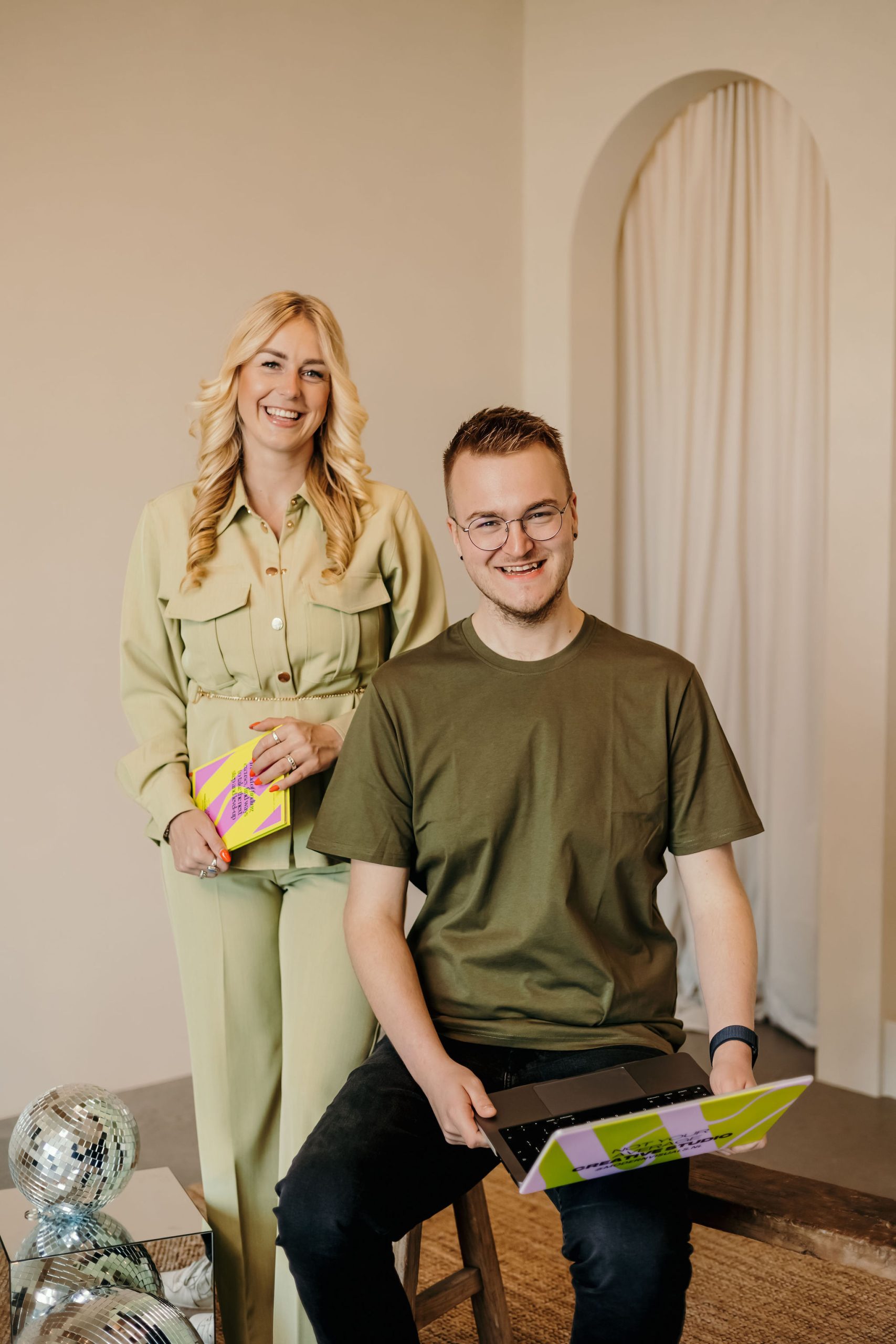 ModernVisuals-176 modern visual team